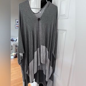 Latched Mama nursing cape